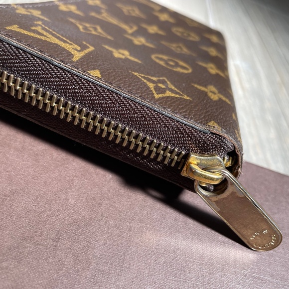LOUIS VUITTON Brown Monogram Zippy Organizer Wallet - Picture 7 of 11